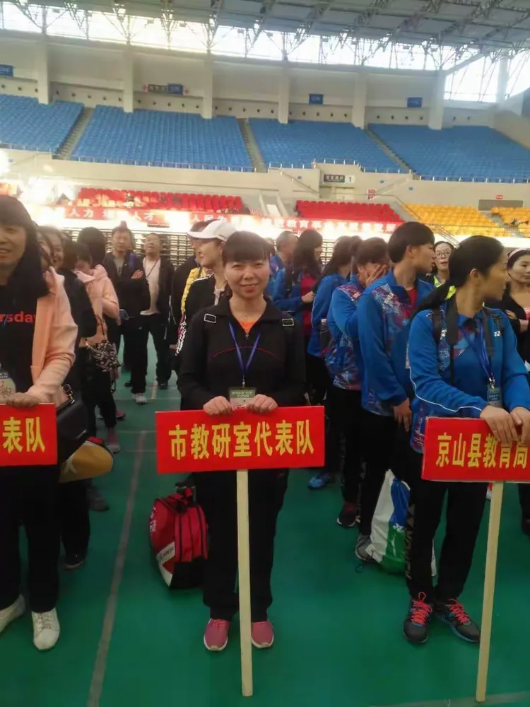 反败为胜引发热议！，西亚卡姆在中国队比赛中爆冷观众掌声雷动的简单介绍