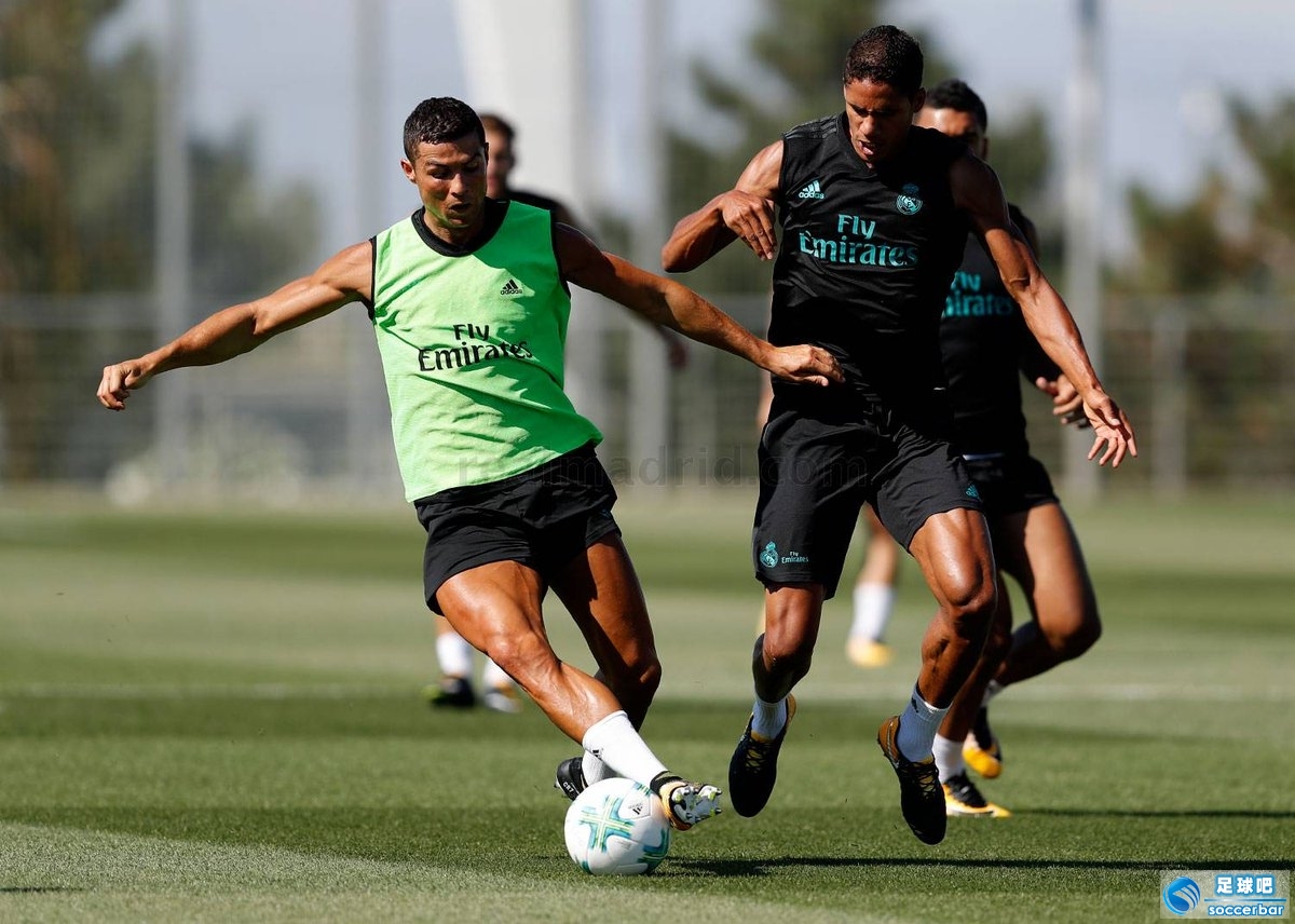 包含赛前AC米兰调整名单以备欧超杯今晚克里夫兰骑士调整名单以备NBA季后赛，风云突变犹他爵士赛前迎来里程碑看傻球迷的词条